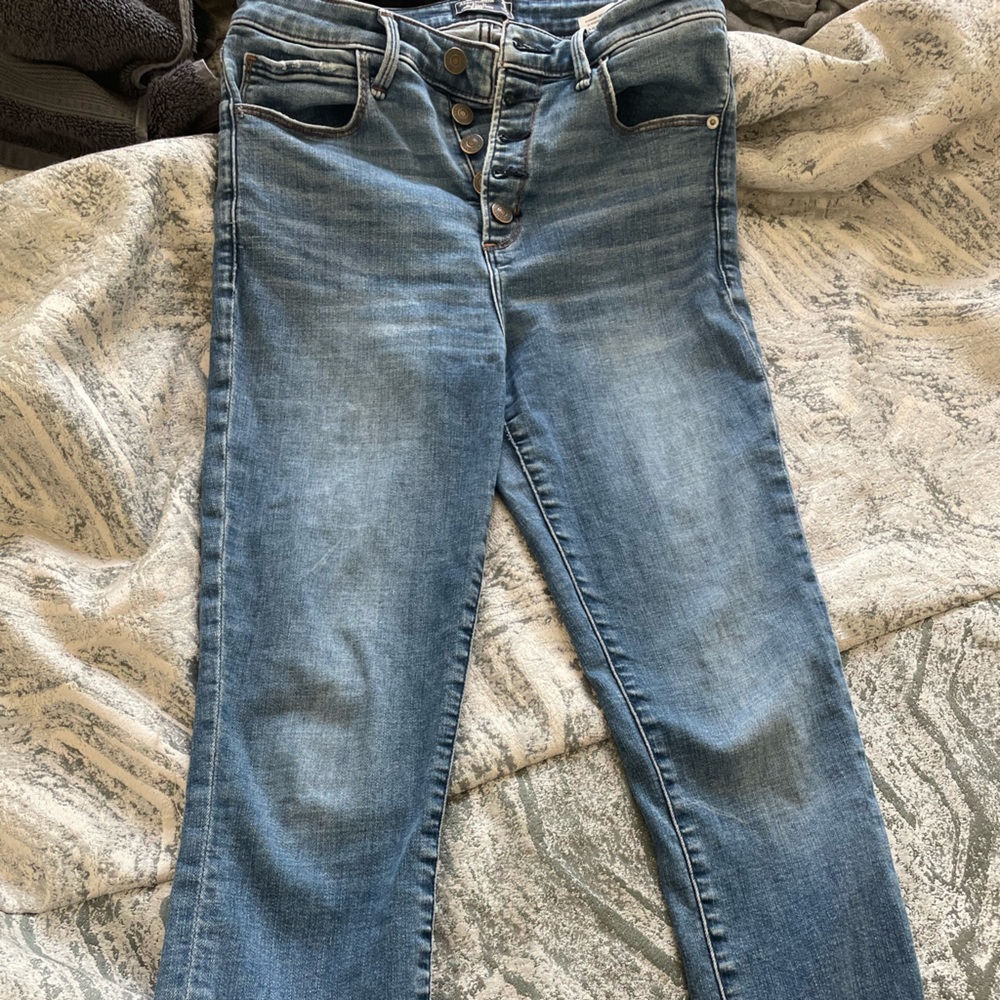 Abercrombie and Fitch skinny jeans size 6 / 28 short